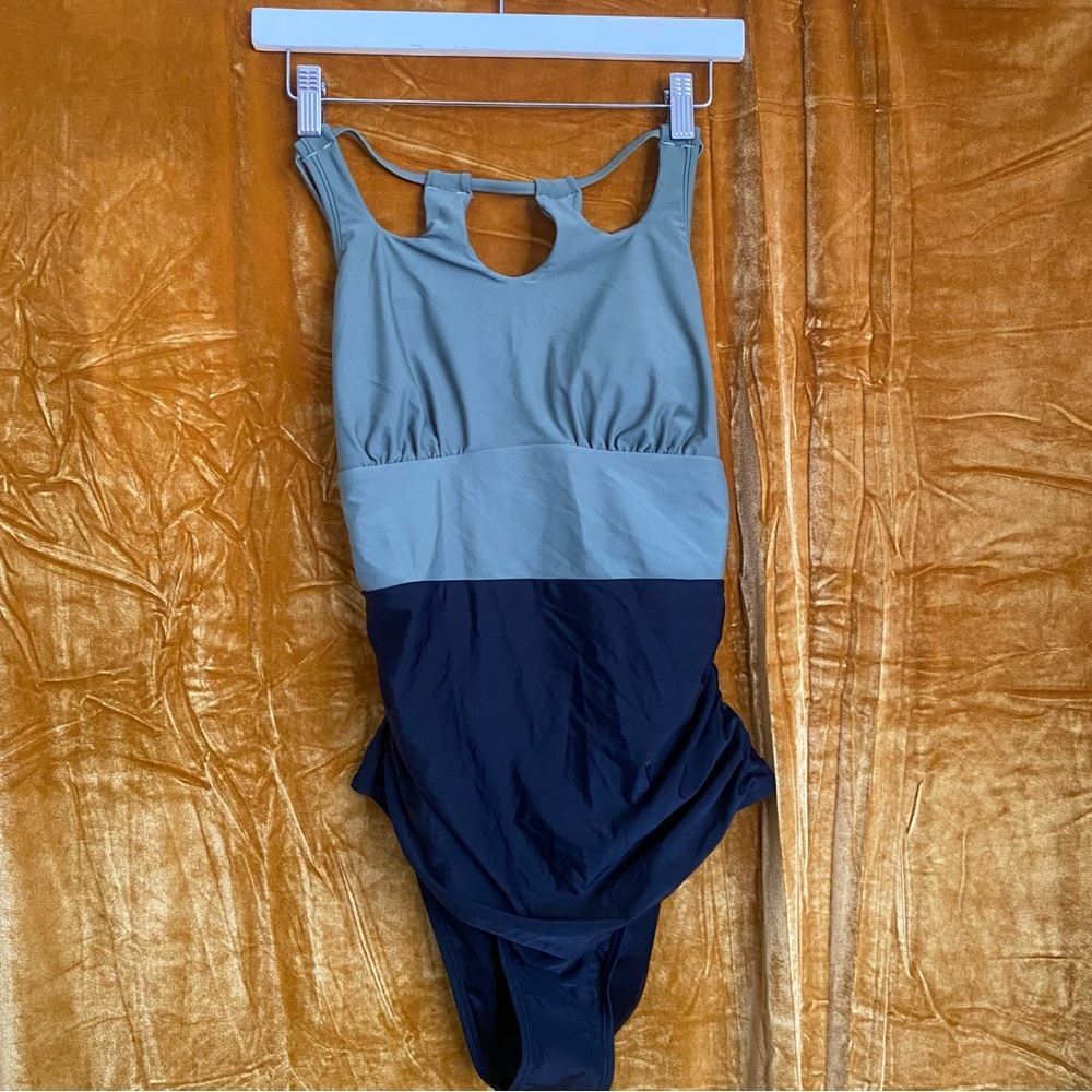 CUPSHE Two-Tone Swimsuit in Green and black
